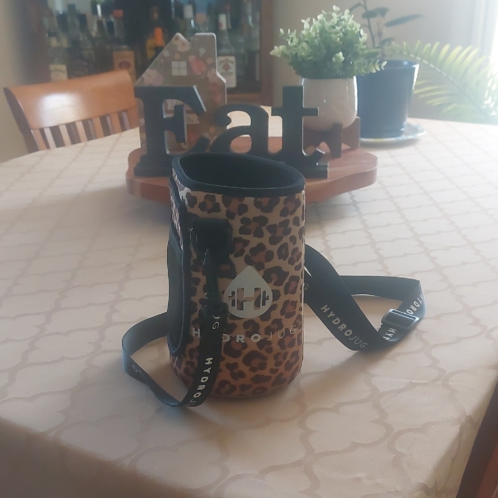 HydroJug Leopard Print Sleeve